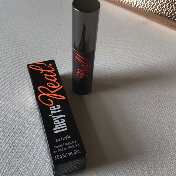 💋 5 for $25! Benefit They’re Real Mascara - Picture 3 of 5